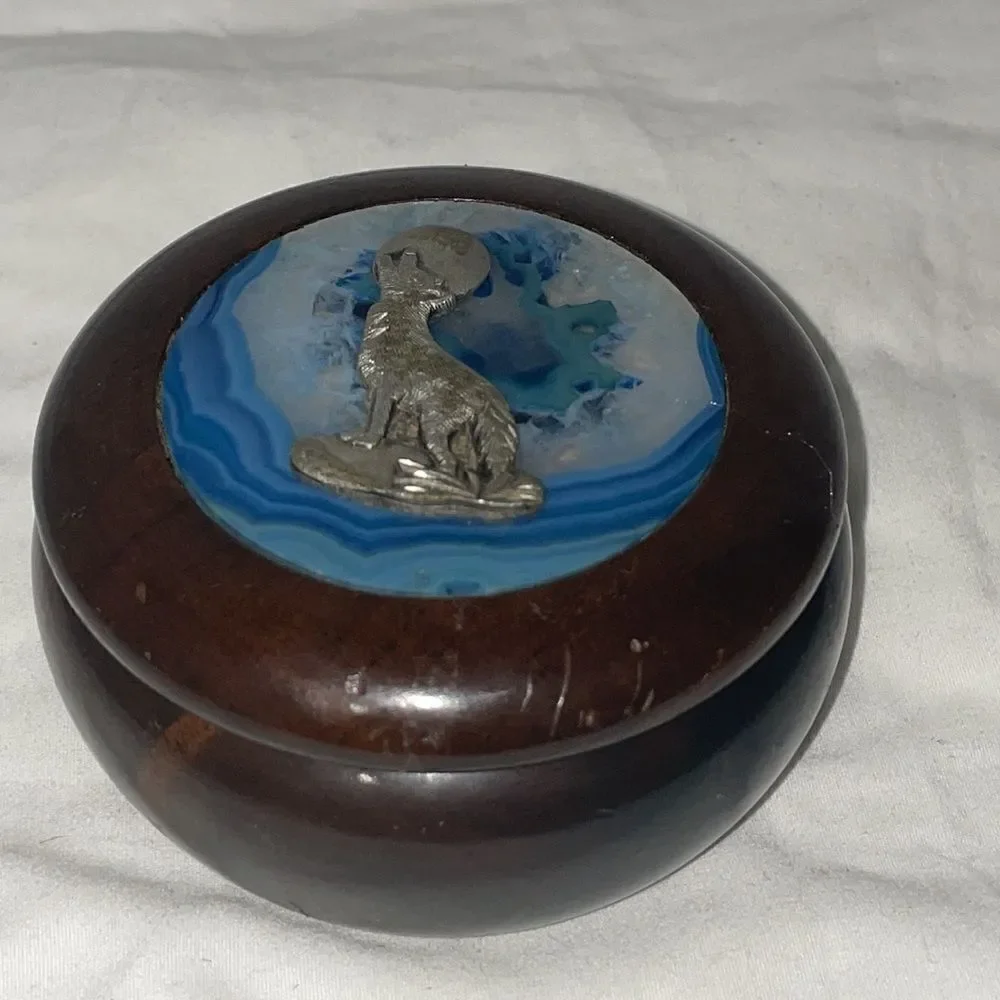 Small vintage round wooden case
